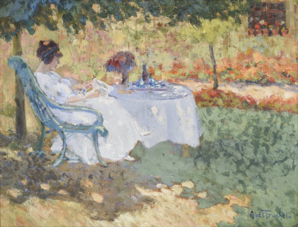 Femme au jardin lisant