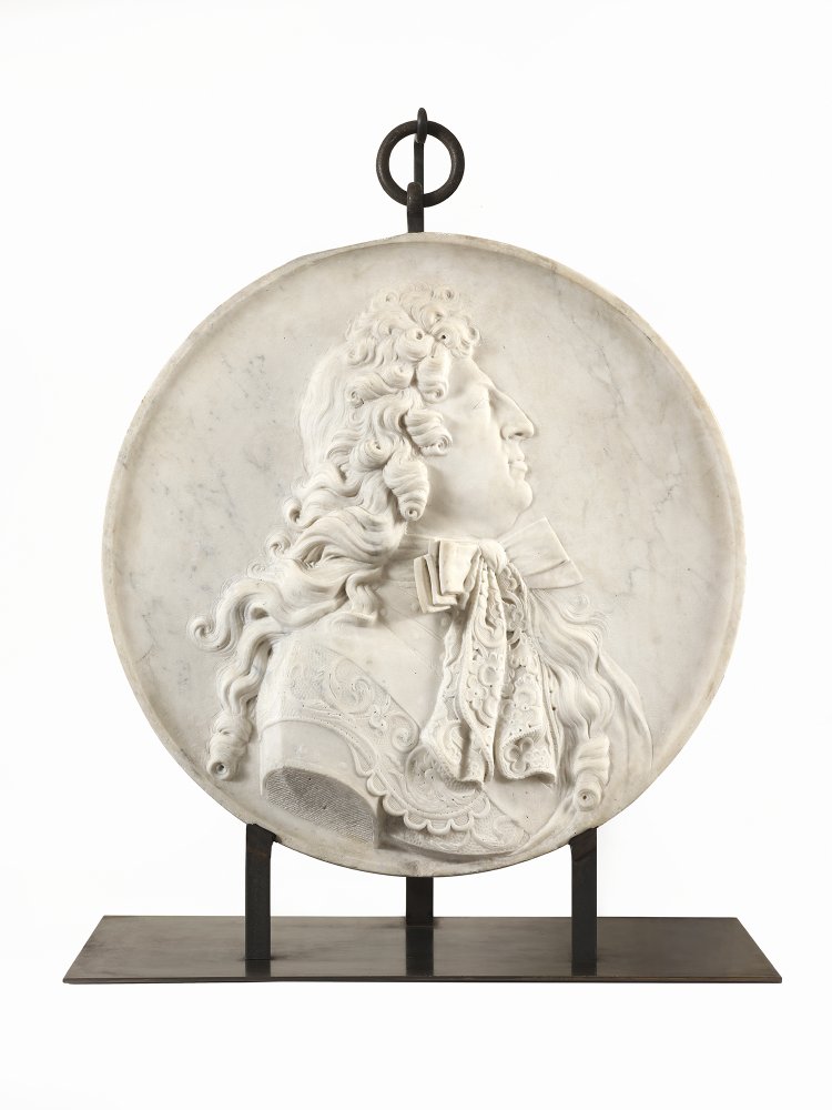 Médaillon de Louis XIV vu de profil droit